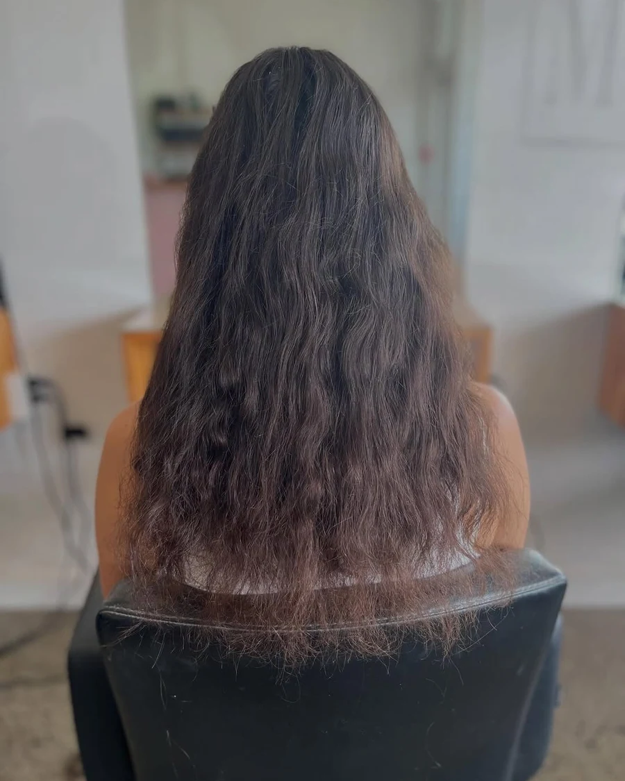 Dimensional brunette before the Meraki appointment